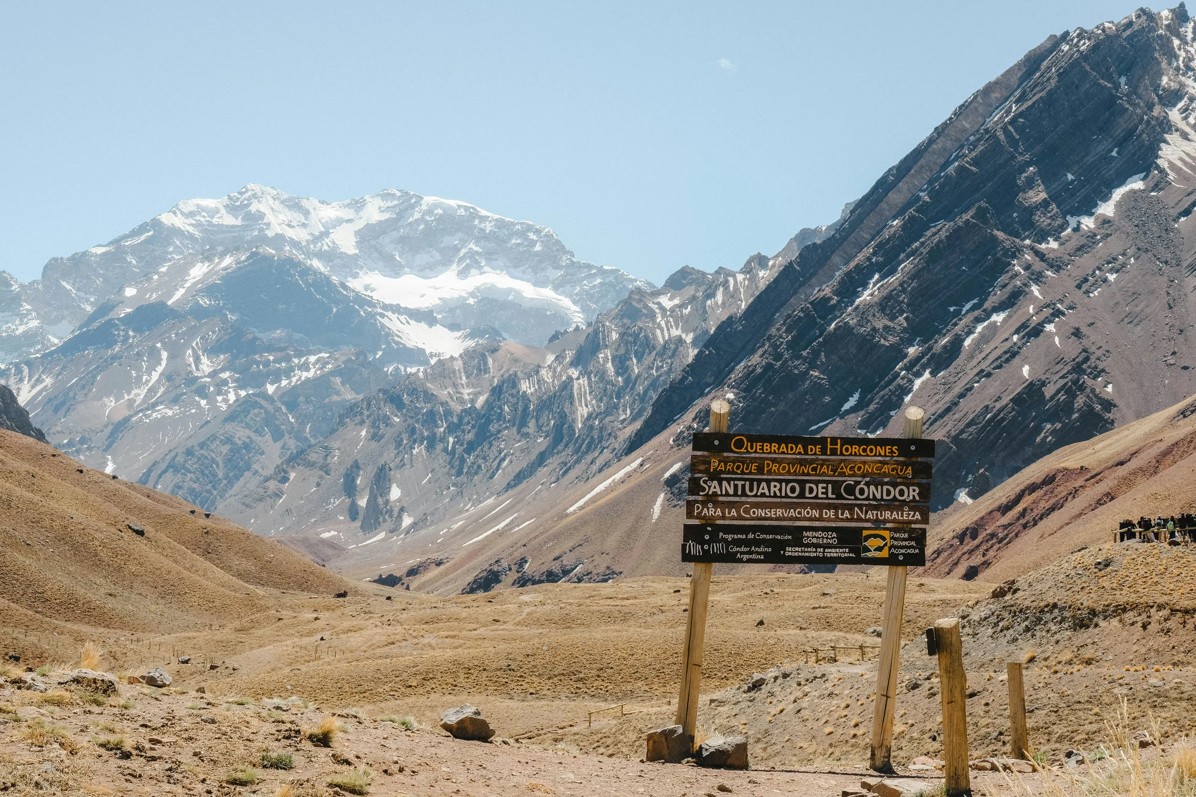 El Aconcagua, el pico más alto de América, desde la ruta internacional